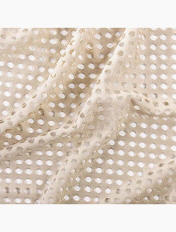 Transparente calado con ojales