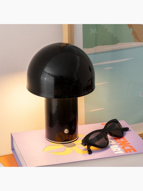 Una luminaria compacta y elegante para una luz ambiental agradable - Kiabi Una luminaria compacta y elegante para una luz ambiental agradable - Kiabi