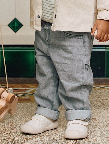 Vaquero ancho con cintura ajustable