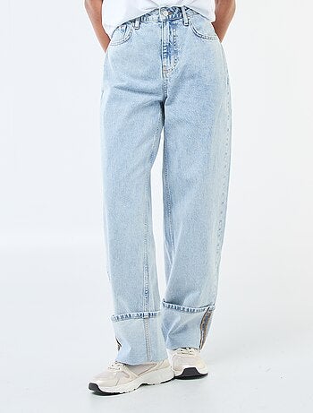 Vaquero ancho con vuelta