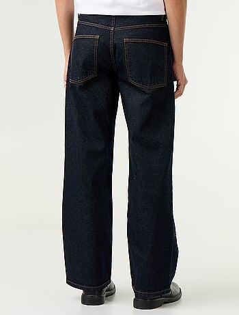 Vaquero baggy liso con apliques de fantasía