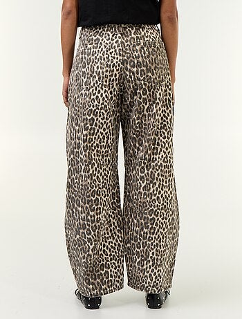 Vaquero barrel con estampado de leopardo
