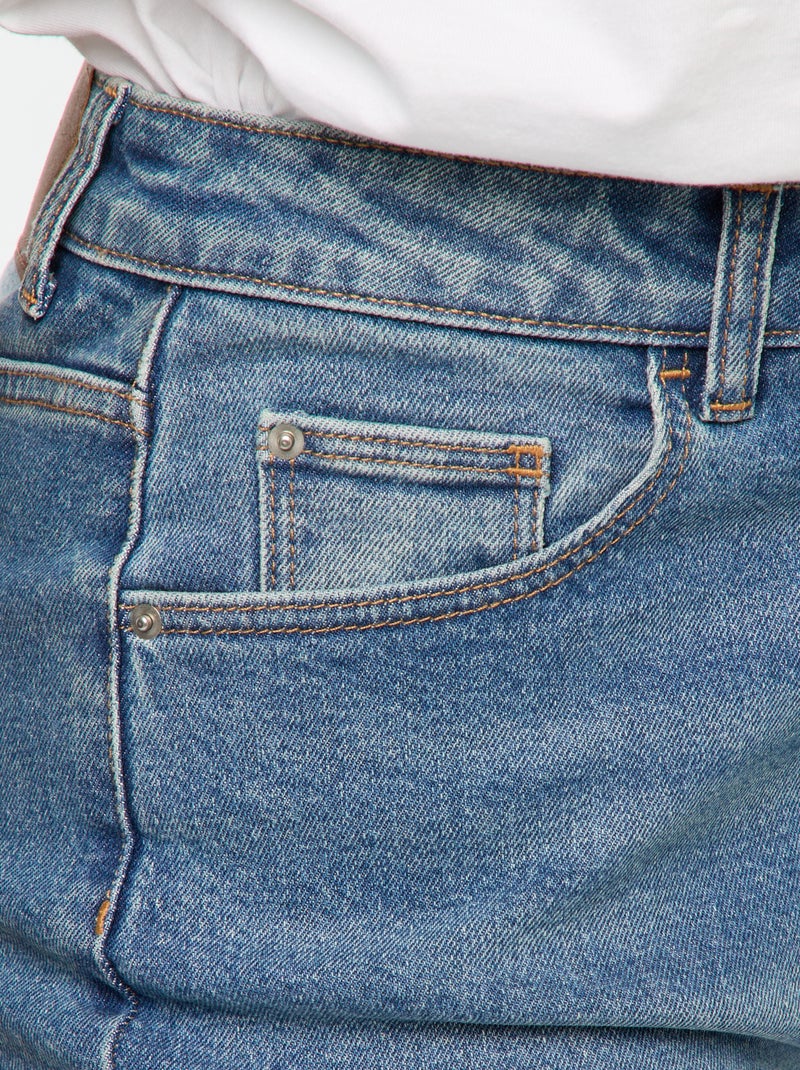Vaquero con corte mom - L28 Azul - Kiabi