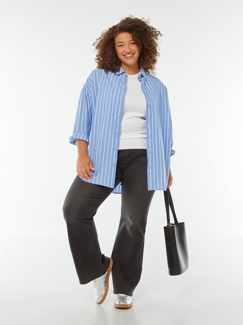 Vaquero con tiro estándar 'Carmakoma' corte flare/bootcut - Kiabi