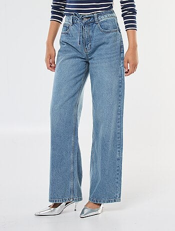 Jean corte wide leg con cinturón fino de jean