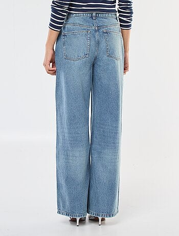 Jean corte wide leg con cinturón fino de jean