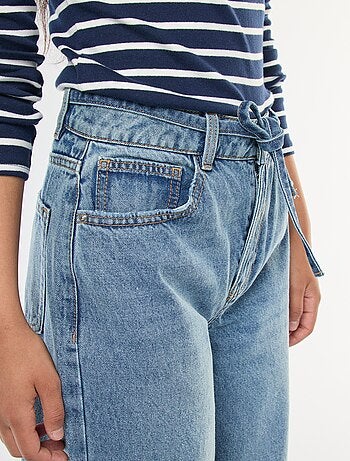 Jean corte wide leg con cinturón fino de jean