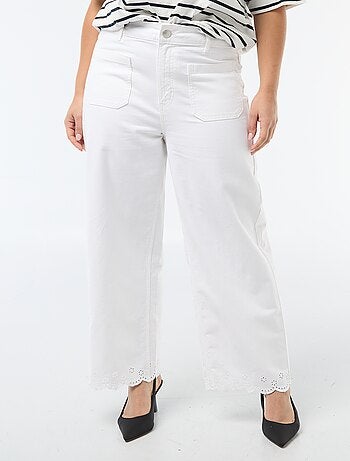 Vaquero de pierna ancha y tiro alto con bolsillos de parche delanteros y traseros