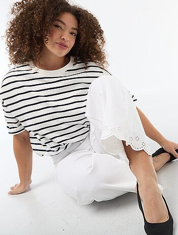 Vaquero de pierna ancha y tiro alto con bolsillos de parche delanteros y traseros