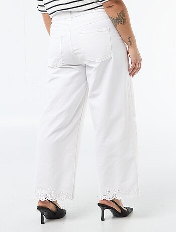 Vaquero de pierna ancha y tiro alto con bolsillos de parche delanteros y traseros