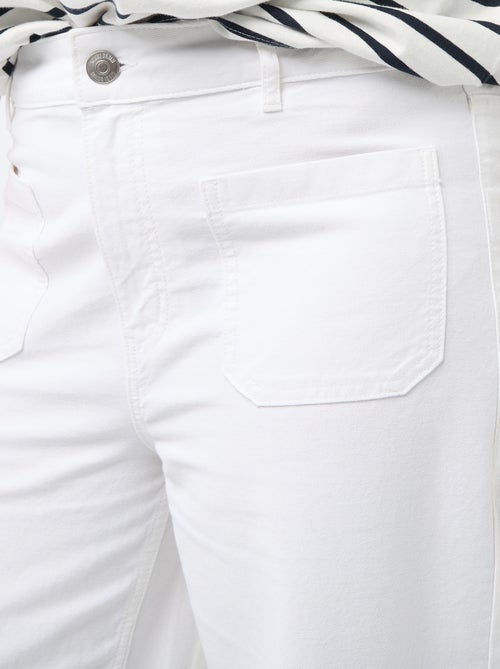 Vaquero de pierna ancha y tiro alto con bolsillos de parche delanteros y traseros - Kiabi