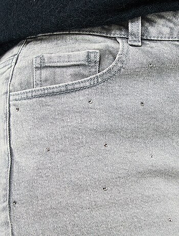 Vaquero de talle alto con strass