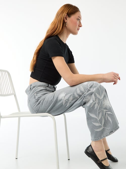 Vaquero denim de pierna ancha con bordados - Kiabi