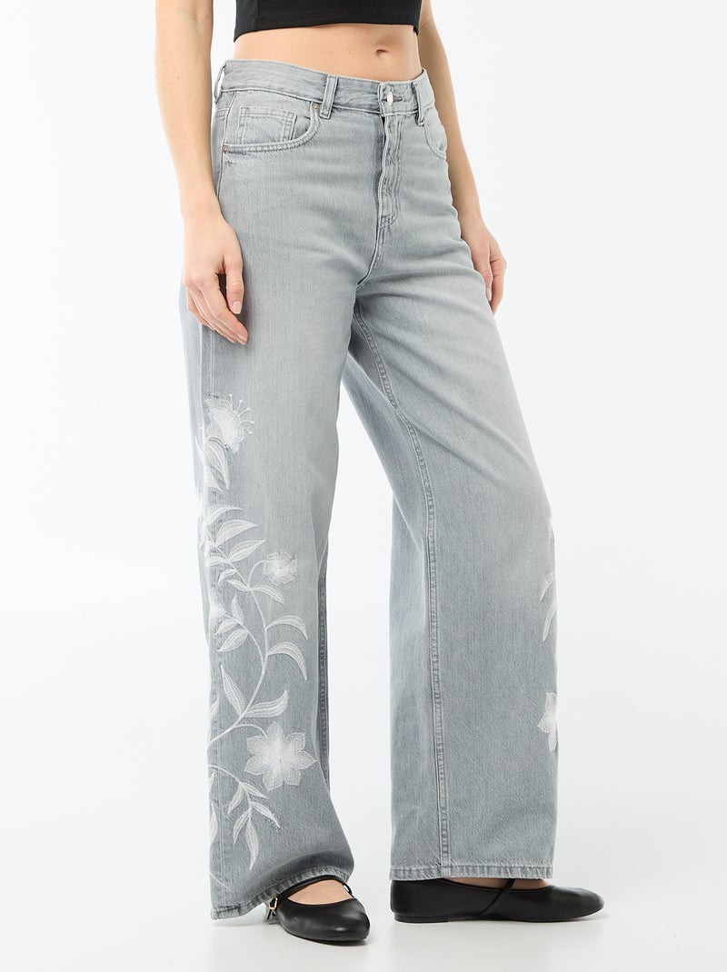 Vaquero denim de pierna ancha con bordados Gris - Kiabi
