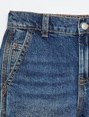 Vaquero holgado con bolsillos grandes