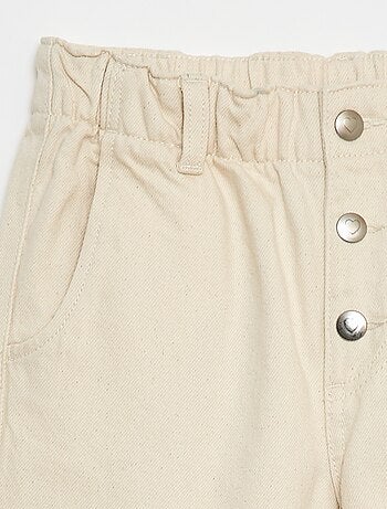 Vaquero mom con bolsillos en forma de corazón