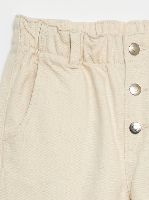 Vaquero mom con bolsillos en forma de corazón - Kiabi