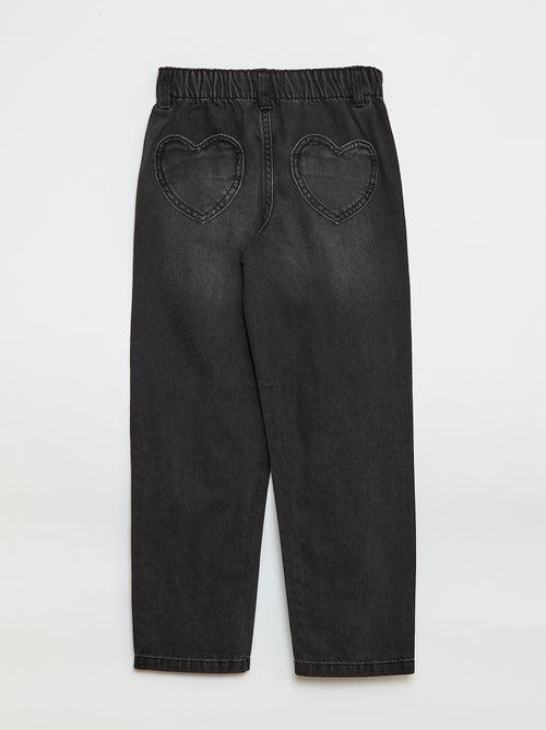 Vaquero mom con bolsillos en forma de corazón - Kiabi Vaquero mom con bolsillos en forma de corazón - Kiabi