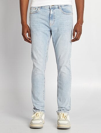 Vaquero slim con 5 bolsillos