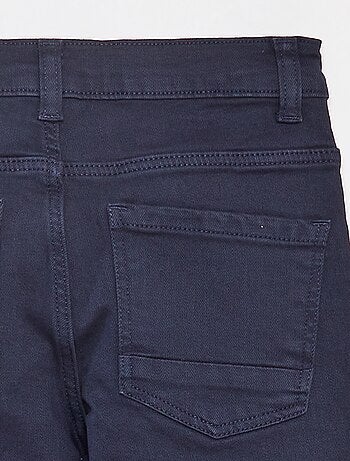 Vaquero slim con 5 bolsillos