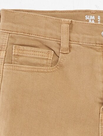 Vaquero slim con 5 bolsillos