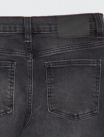 Vaquero slim con cintura ajustable