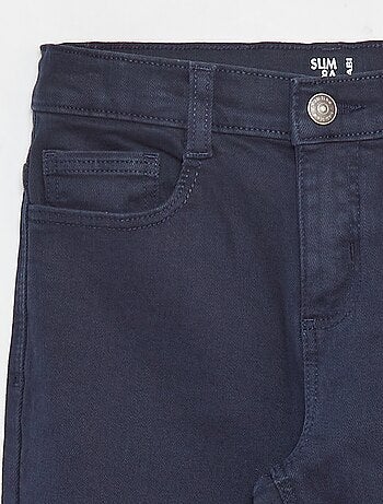 Vaquero slim con 5 bolsillos