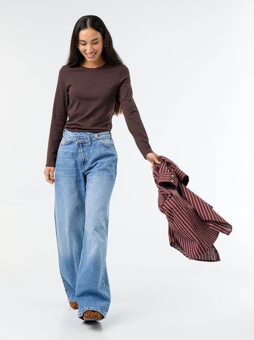 Vaquero wide con tapeta de botones descentrada - Kiabi Vaquero wide con tapeta de botones descentrada - Kiabi