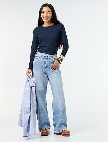 Vaquero wide con tapeta de botones descentrada