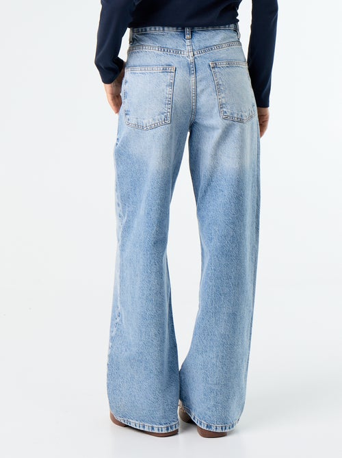 Vaquero wide con tapeta de botones descentrada - Kiabi Vaquero wide con tapeta de botones descentrada - Kiabi