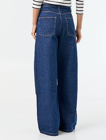 Vaquero wide con tapeta de botones descentrada
