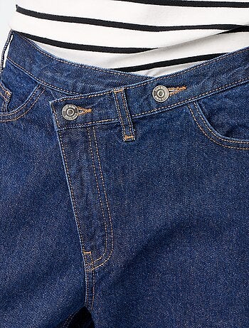 Vaquero wide con tapeta de botones descentrada