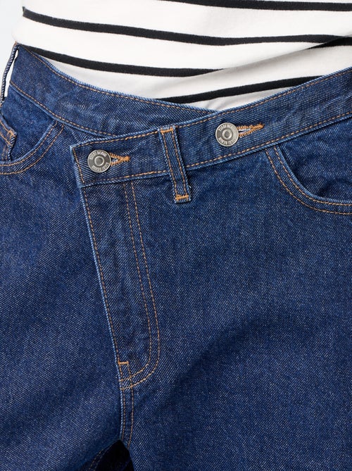 Vaquero wide con tapeta de botones descentrada - Kiabi Vaquero wide con tapeta de botones descentrada - Kiabi