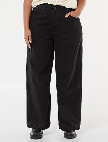 Vaquero wide leg con bajos deshilachados