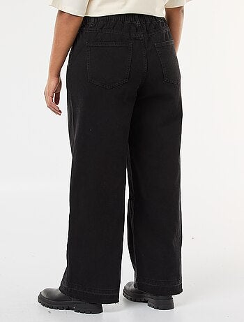 Vaquero wide leg con bajos deshilachados