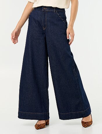Vaquero wide leg con bolsillos recortados
