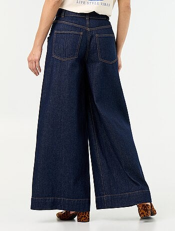 Vaquero wide leg con bolsillos recortados