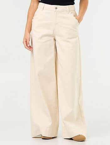 Vaquero wide leg con bolsillos recortados