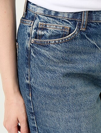 Vaquero wide leg con estrellas bordadas en los bolsillos traseros