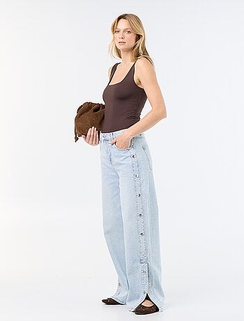 Vaquero wide leg / corte ancho con botones a presión decorativos en los laterales
