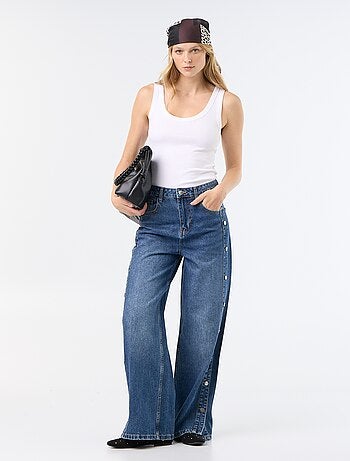 Vaquero wide leg / corte ancho con botones a presión decorativos en los laterales