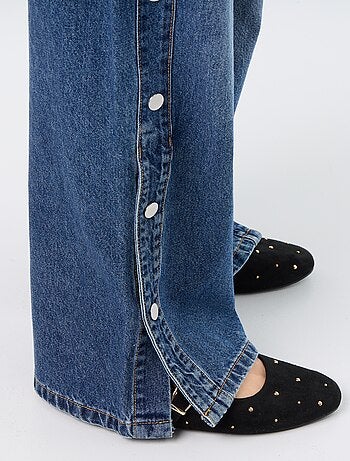 Vaquero wide leg / corte ancho con botones a presión decorativos en los laterales