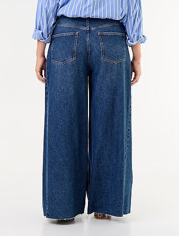 Vaquero wide leg y borde sin rematar