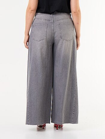 Vaquero wide leg y borde sin rematar