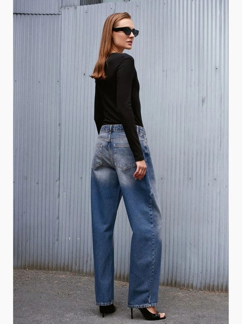 Vaqueros de denim de algodón de tiro alto y pernera ancha dilvin - Kiabi Vaqueros de denim de algodón de tiro alto y pernera ancha dilvin - Kiabi