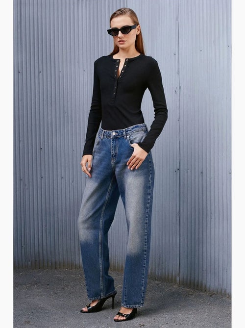 Vaqueros de denim de algodón de tiro alto y pernera ancha dilvin - Kiabi Vaqueros de denim de algodón de tiro alto y pernera ancha dilvin - Kiabi