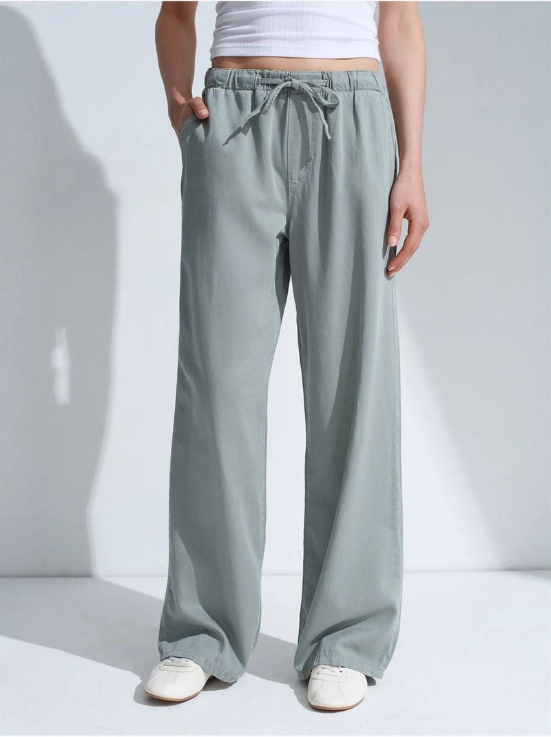 Vaqueros de denim de tiro medio y pernera ancha dilvin Verde - Kiabi