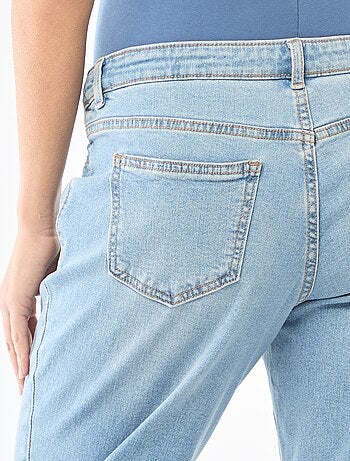 Vaqueros de maternidad corte mom