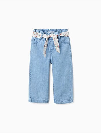Vaqueros de pierna ancha con cinturón floral