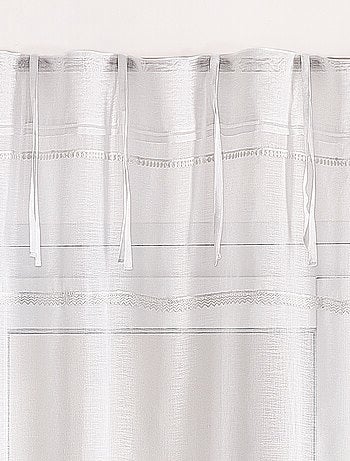 Velo con cintas de macramé